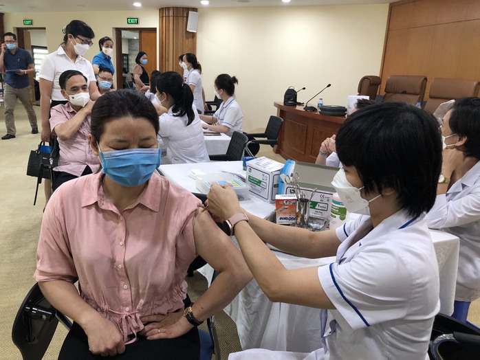Tổng LĐLĐ Việt Nam kêu gọi công nhân, viên chức, lao động cả nước tiêm vắc-xin ngừa Covid-19 - Ảnh 4.