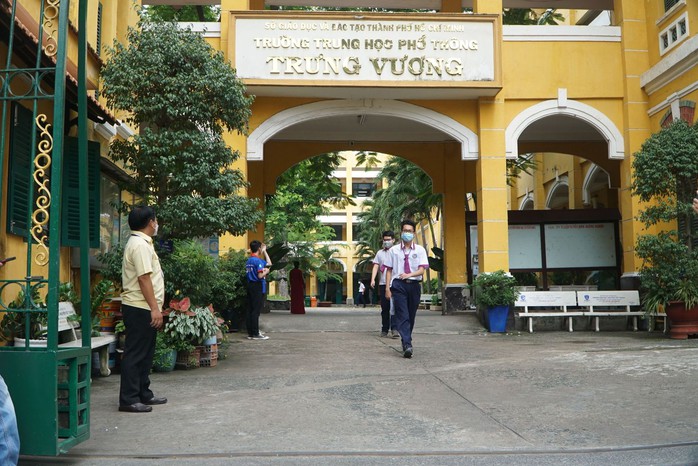 Thi tốt nghiệp THPT 2022: Đề thi ngữ văn đề cập trách nhiệm của tuổi trẻ; đón xem giải đề - Ảnh 6. Thi tốt nghiệp THPT 2022: Đề thi ngữ văn đề cập trách nhiệm của tuổi trẻ; đón xem giải đề - Ảnh 6.