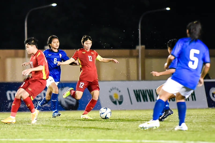 Tuyển nữ Việt Nam thắng dễ trận ra quân AFF Cup 2022 - Ảnh 1.