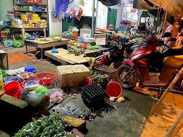 Say rượu đi SH tông vào xe đẩy trẻ em, 4 người thương vong - Ảnh 1. Say rượu đi SH tông vào xe đẩy trẻ em, 4 người thương vong - Ảnh 1.