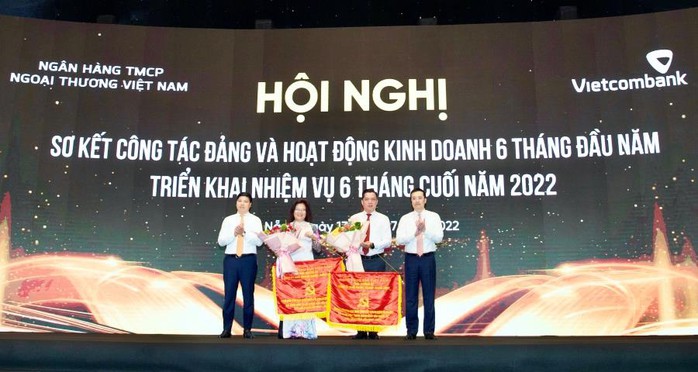 Vietcombank quyết tâm hoàn thành mục tiêu năm 2022 - Ảnh 3.