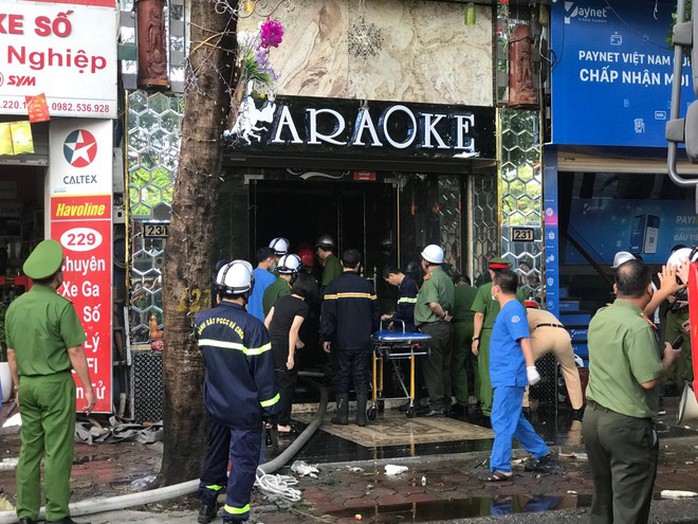 Vụ cháy quán karaoke: Ít nhất 3 chiến sĩ đã hy sinh - Ảnh 2.