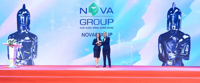 NovaGroup được vinh danh tại giải thưởng “Nơi làm việc tốt nhất châu Á 2022” - Ảnh 1. NovaGroup được vinh danh tại giải thưởng “Nơi làm việc tốt nhất châu Á 2022” - Ảnh 1.