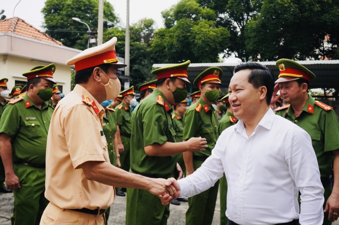 Công an TP Thủ Đức mở cao điểm trấn áp tội phạm - Ảnh 4.