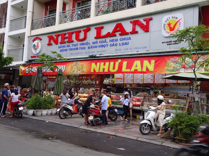 Bánh trung thu thượng hạng NHƯ LAN sẵn sàng phục vụ khách. - Ảnh 1. Bánh trung thu thượng hạng NHƯ LAN sẵn sàng phục vụ khách. - Ảnh 1.