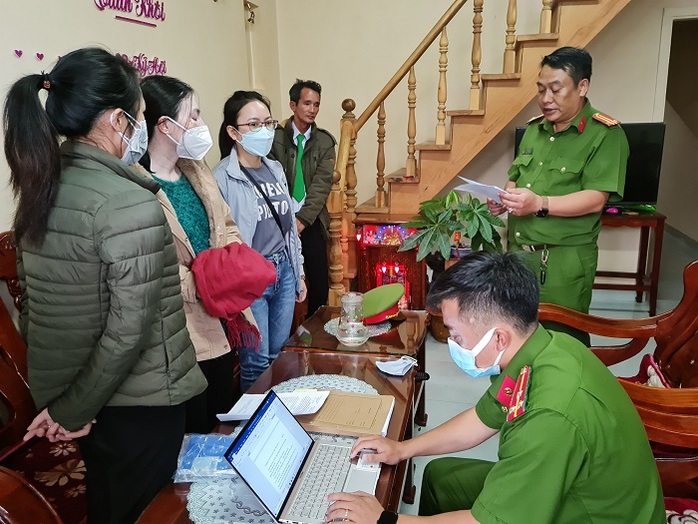 Bắt giam 2 cán bộ CDC Lâm Đồng liên quan đến Việt Á - Ảnh 2.