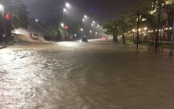 Quảng Ninh nhiều nơi ngập sâu do mưa lớn trong bão số 3 - Ảnh 4.