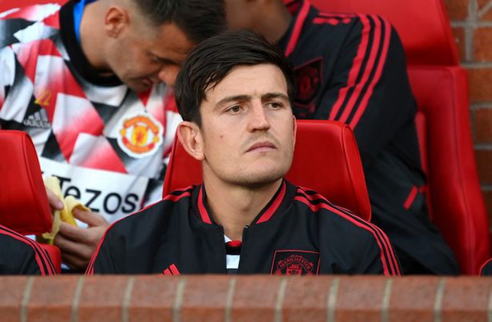 HLV của Man United “vừa đấm, vừa xoa” Harry Maguire - Ảnh 1.