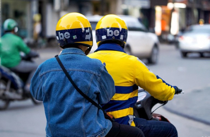 Tài xế Be nhặt được cọc tiền, cùng người dân tìm người đánh rơi - Ảnh 1. Tài xế Be nhặt được cọc tiền, cùng người dân tìm người đánh rơi - Ảnh 1.