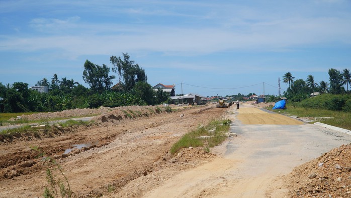 Chủ tịch tỉnh “bắt quả tang” nhà thầu chây ì thi công - Ảnh 3.