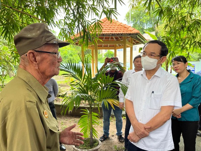 Bí thư Nguyễn Văn Nên khảo sát Địa đạo Phú Thọ Hòa - Ảnh 1.