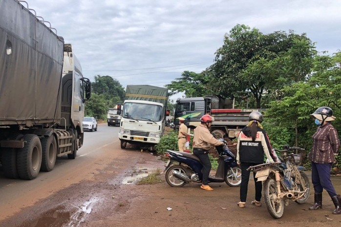 Bình Phước: Một phụ nữ bất ngờ bị tai nạn thương tâm - Ảnh 1.