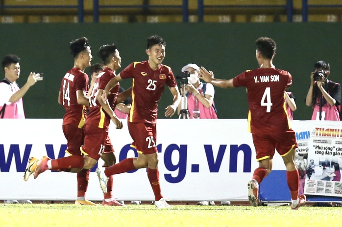 Thắng ngược Malaysia, U19 Việt Nam vào chung kết Giải U19 Quốc tế 2022 - Ảnh 7.