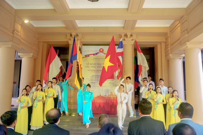 Triển lãm tôn vinh các giá trị văn hoá truyền thống ASEAN - Ảnh 2.