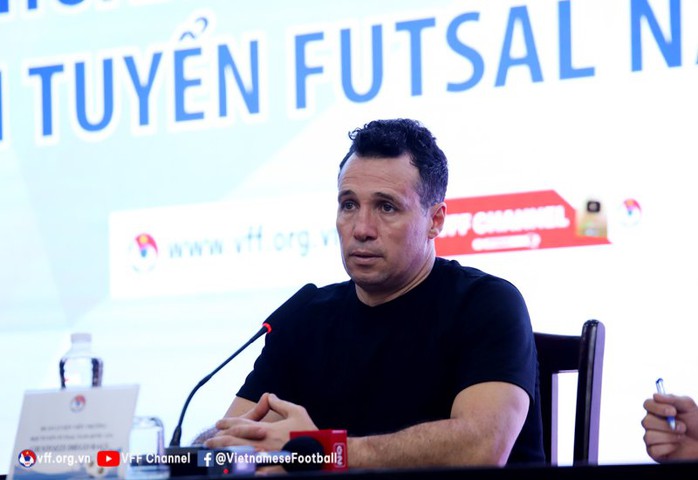 HLV từng vô địch World Cup chính thức dẫn dắt tuyển futsal Việt Nam - Ảnh 4.