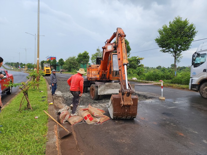 Đổ đá lấp ao trên đường gần 700 tỉ đồng vừa hoàn thành 3 năm - Ảnh 1.