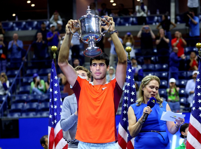 Carlos Alcaraz đăng quang US Open 2022 ở tuổi 19 - Ảnh 4.