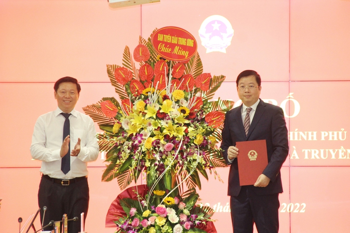 Trao quyết định bổ nhiệm tân Thứ trưởng Bộ TT-TT Nguyễn Thanh Lâm - Ảnh 3.