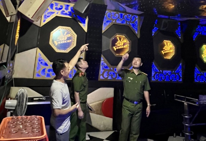 Kiểm tra 73 quán karaoke, có 56 cơ sở vi phạm về phòng cháy chữa cháy - Ảnh 1.