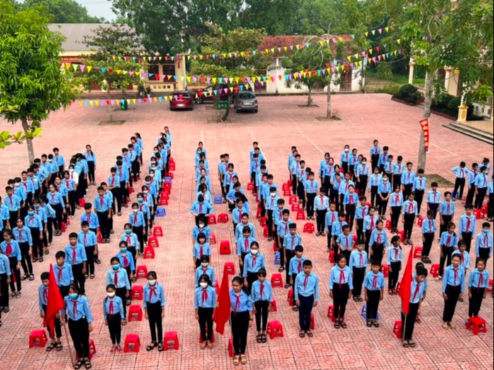 Vụ hàng trăm phụ huynh không cho con đến trường: Toàn bộ hơn 200 học sinh đã đến lớp - Ảnh 1.