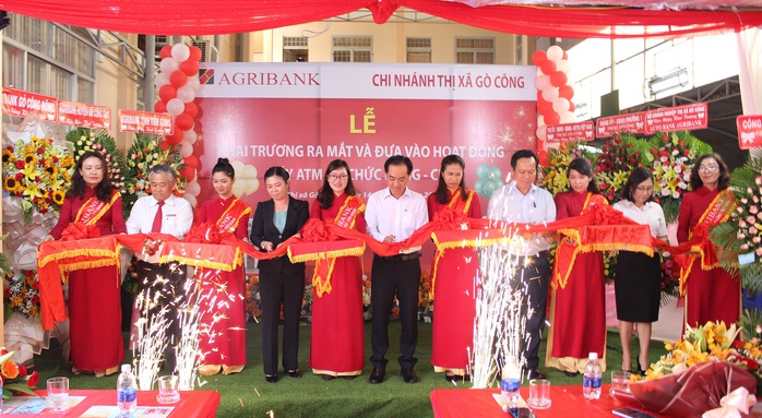 Agribank Tiền Giang đưa vào hoạt động CDM thứ 6 tại thị xã Gò Công - Ảnh 1.