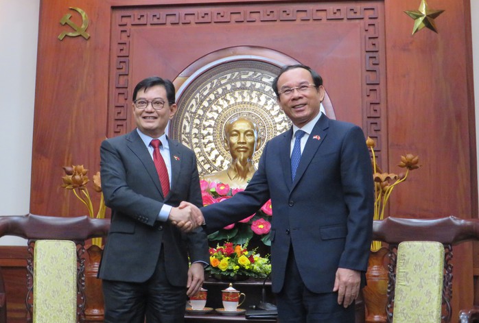Bí thư Thành ủy TP HCM tiếp Phó Thủ tướng Singapore Vương Thụy Kiệt - Ảnh 1.