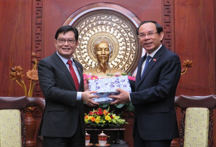 Bí thư Thành ủy TP HCM tiếp Phó Thủ tướng Singapore Vương Thụy Kiệt - Ảnh 5.