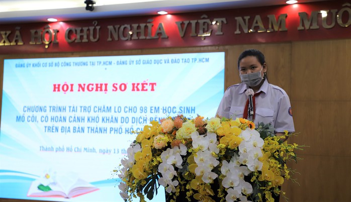 EVNGENCO3 trao quà cho 98 em học sinh bị ảnh hưởng bởi dịch Covid-19 - Ảnh 3. EVNGENCO3 trao quà cho 98 em học sinh bị ảnh hưởng bởi dịch Covid-19 - Ảnh 3.