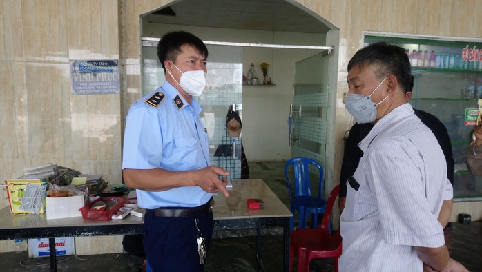 Bắt giam quyền đội trưởng Quản lí thị trường số 2 tại Bình Thuận - Ảnh 2.