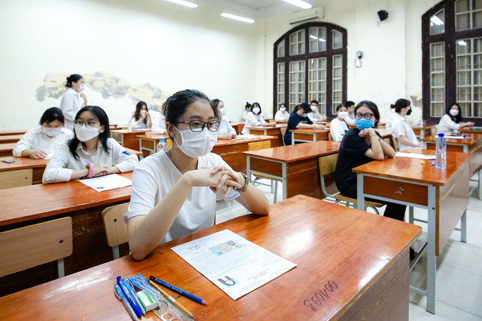 Hiệu trưởng lý giải vì sao điểm chuẩn ngành báo chí cao chót vót - Ảnh 1.