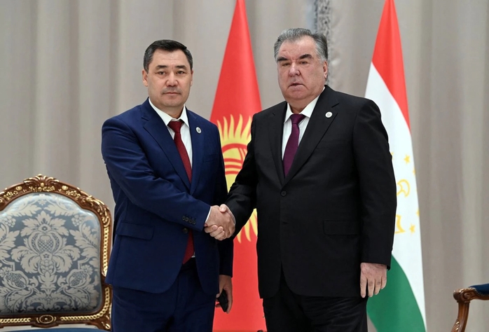 Kyrgyzstan và Tajikistan giao tranh dữ dội, nhiều thương vong  - Ảnh 3.