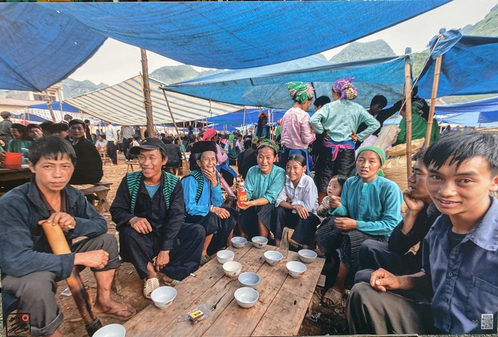 Triển lãm Chợ trên Đá: Quyên tiền hỗ trợ trẻ em vùng cao học tập - Ảnh 5.