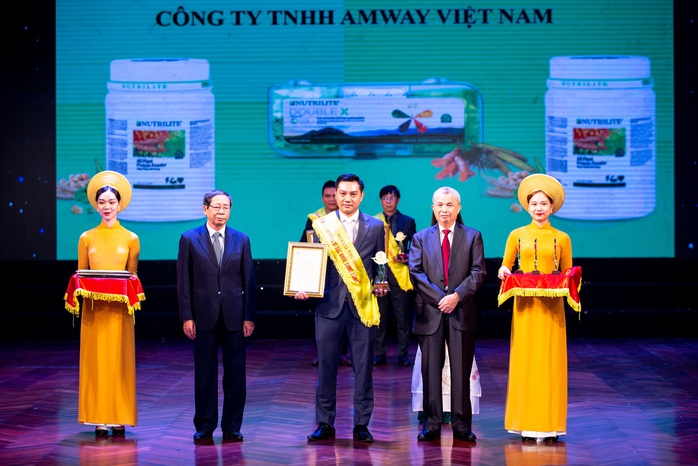 Amway Việt Nam lần thứ 10 nhận giải thưởng Sản phẩm vàng vì sức khỏe cộng đồng - Ảnh 1.