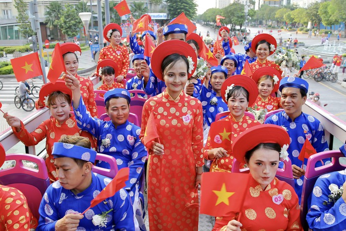 100 đôi công nhân nên duyên vào Ngày Quốc khánh - Ảnh 6.