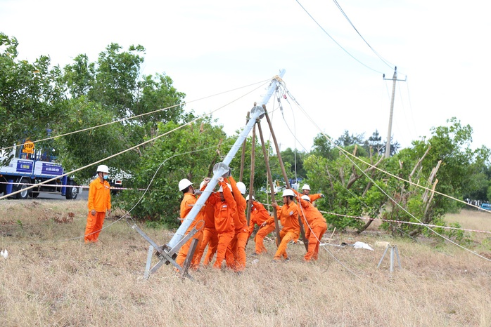 EVNCPC: Sẵn sàng kích hoạt phương án ứng phó mùa mưa bão - Ảnh 2. EVNCPC: Sẵn sàng kích hoạt phương án ứng phó mùa mưa bão - Ảnh 2.