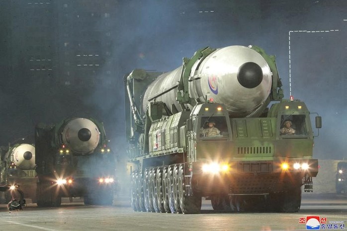 Mỹ tính lại kế hoạch bắn hạ tên lửa Triều Tiên - Ảnh 1.