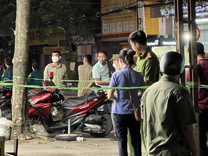 Bình Dương: Hành động khó tin của nam thanh niên cướp tiệm vàng - Ảnh 2.