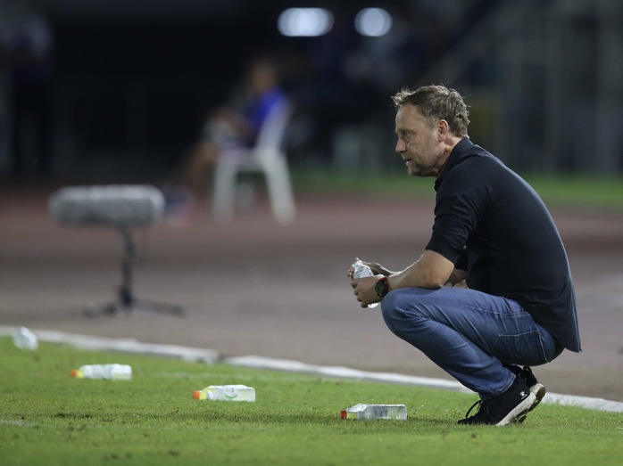 HLV tuyển Thái Lan bị chỉ trích nặng nề sau trận thua sốc Malaysia - Ảnh 5.