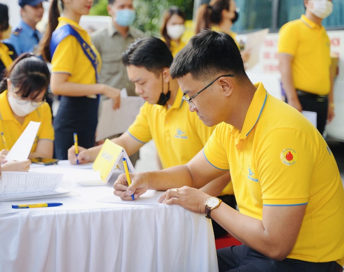 Ngày Hội đỏ 2022: Nam A Bank gửi trao giọt máu yêu thương đến nhiều bệnh nhân - Ảnh 1. Ngày Hội đỏ 2022: Nam A Bank gửi trao giọt máu yêu thương đến nhiều bệnh nhân - Ảnh 1.