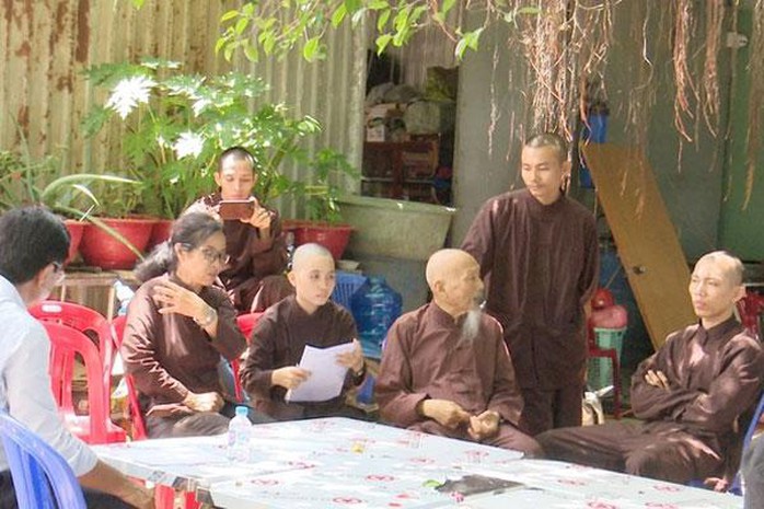 Lấy mẫu ADN trẻ em và người lớn tại “Tịnh thất Bồng Lai” - Ảnh 1.