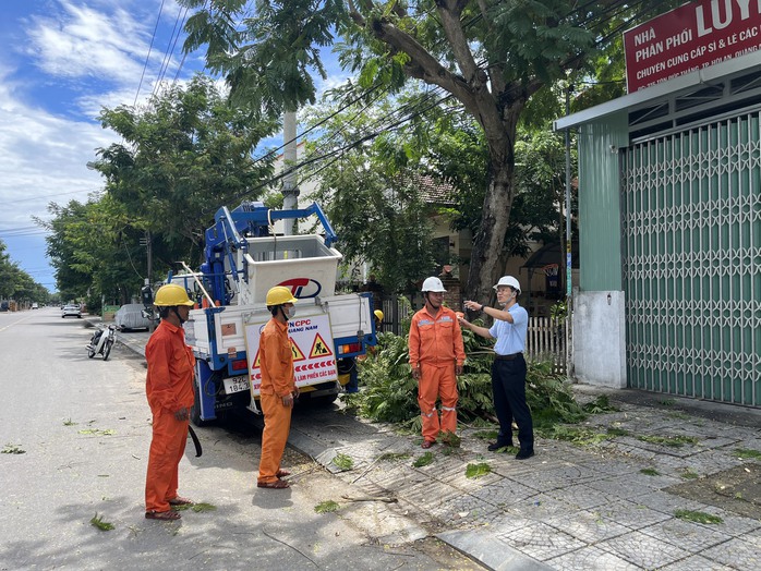 Tổng công ty Điện lực miền Trung tập trung toàn lực, khẩn trương ứng phó bão Noru - Ảnh 1. Tổng công ty Điện lực miền Trung tập trung toàn lực, khẩn trương ứng phó bão Noru - Ảnh 1.