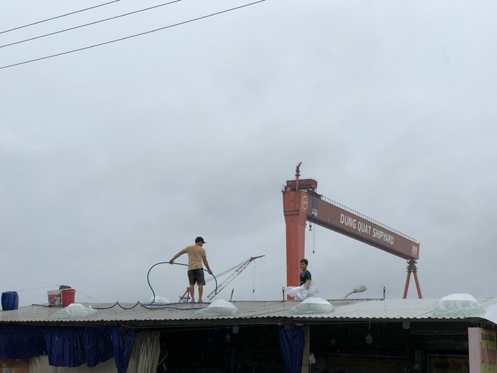 Siêu bão Noru: Quảng Ngãi sơ tán khoảng 25.000 hộ dân - Ảnh 5.