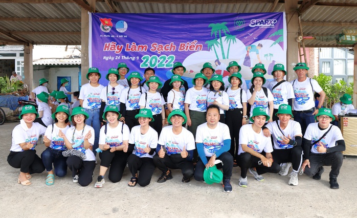 C.P. Việt Nam thu gom rác tại các bãi biển Bà Rịa - Vũng Tàu - Ảnh 1. C.P. Việt Nam thu gom rác tại các bãi biển Bà Rịa - Vũng Tàu - Ảnh 1.