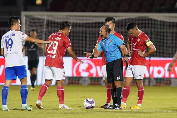 CLB TP HCM nguy cơ rớt hạng sau trận thua Nam Định trên sân nhà - Ảnh 3.