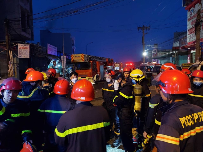 32 người chết trong vụ cháy quán karaoke, kết thúc tìm kiếm - Ảnh 2.