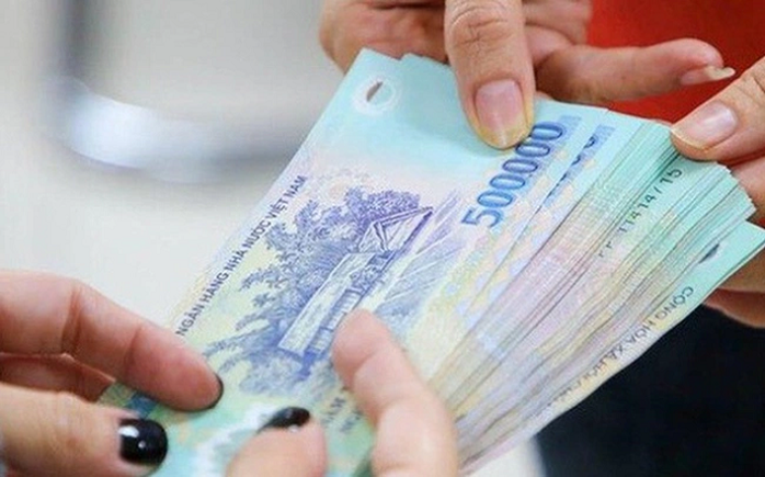 Các ngân hàng đua nhau tăng lãi suất tiết kiệm - Ảnh 1. Các ngân hàng đua nhau tăng lãi suất tiết kiệm - Ảnh 1.