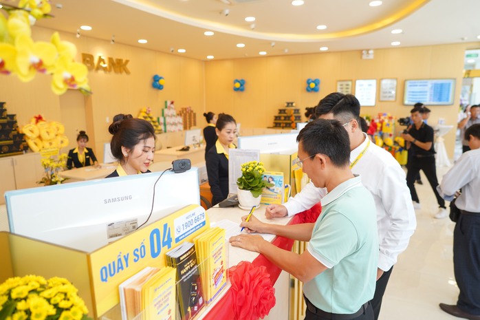 Nam A Bank Cần Thơ khai trương trụ sở mới, điểm nhấn cho khu vực miền Tây - Ảnh 2. Nam A Bank Cần Thơ khai trương trụ sở mới, điểm nhấn cho khu vực miền Tây - Ảnh 2.