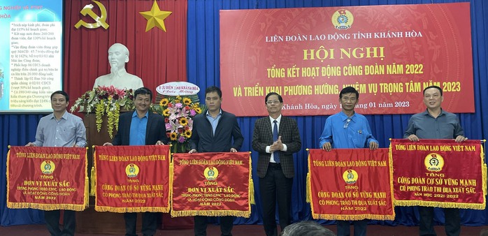 Chủ tịch UBND tỉnh Khánh Hòa sẽ đối thoại với công nhân lao động năm 2023 - Ảnh 1.