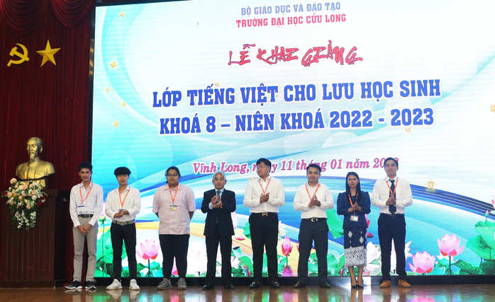 Trường ĐH Cửu Long khai giảng lớp đào tạo tiếng Việt cho lưu học sinh - Ảnh 2.