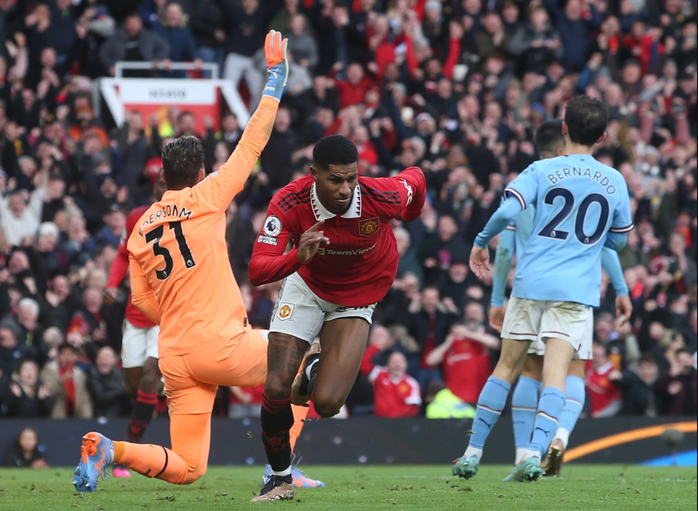 Ngược dòng siêu đỉnh, Man United quật ngã đại kình địch Man City - Ảnh 6. Ngược dòng siêu đỉnh, tỷ lệ kèo góc nhà cái quật ngã đại kình địch Man City - Ảnh 6.